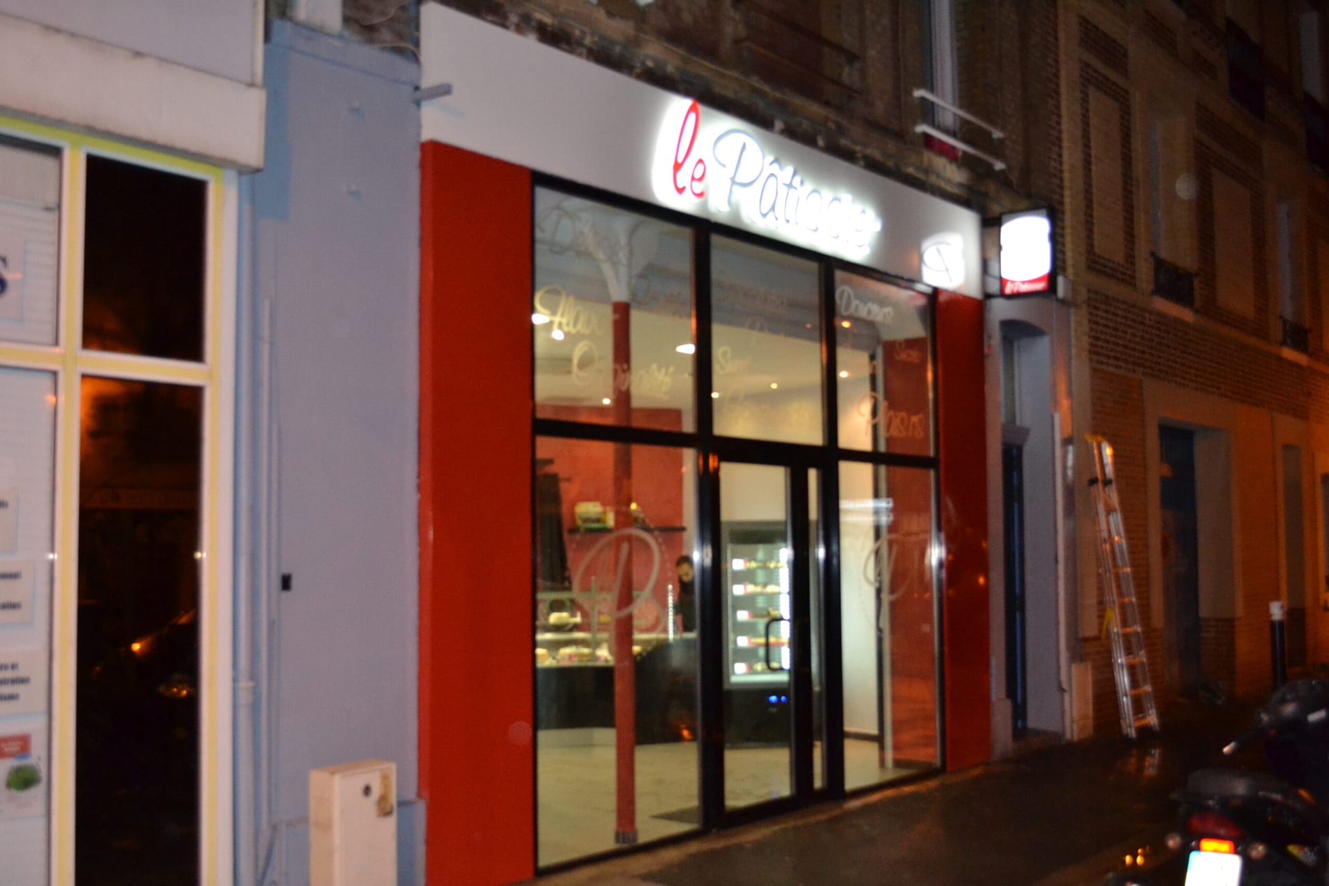 façade de boutique sur mesure façade de boutique sur mesure