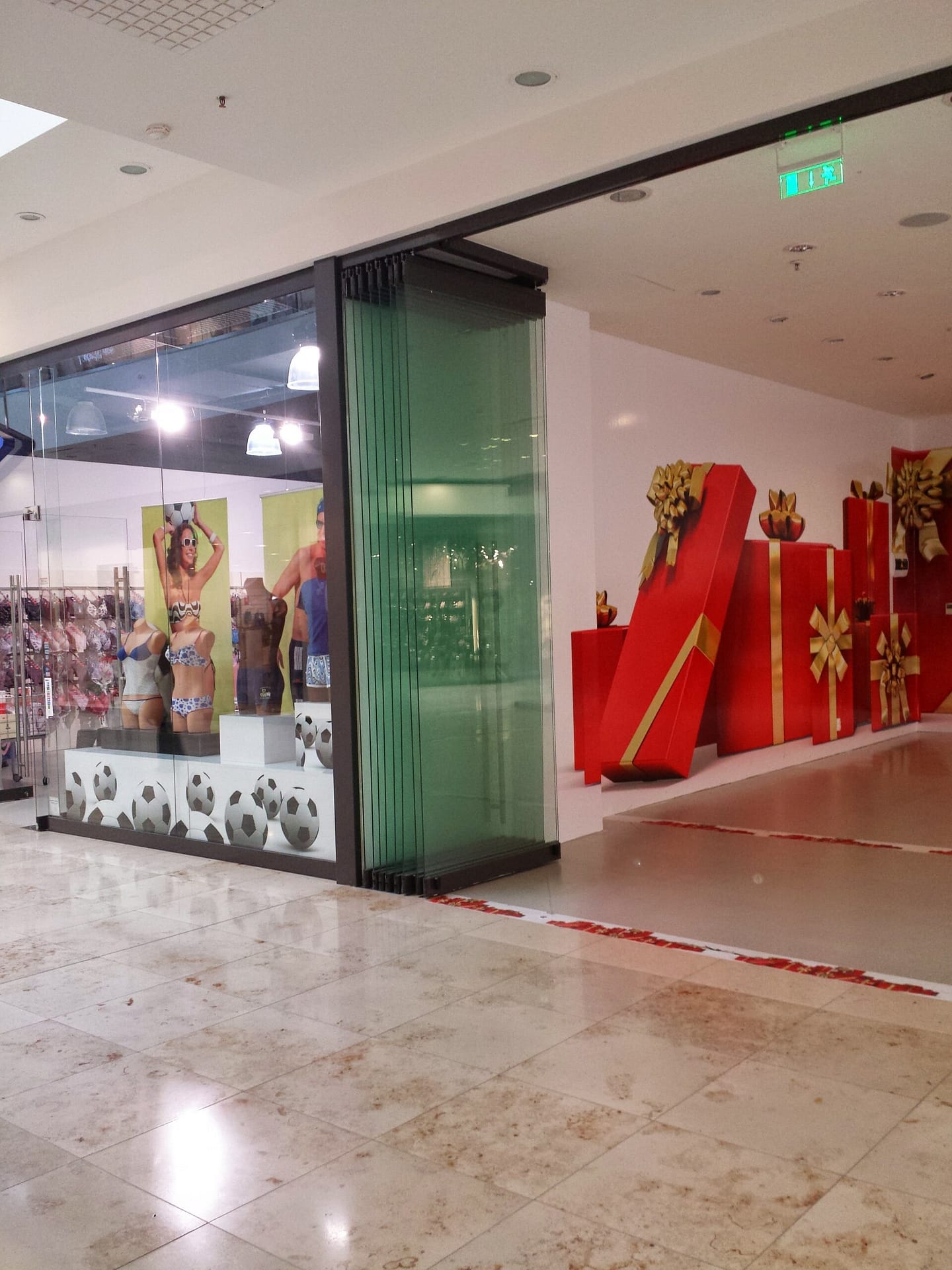 façade de boutique sur mesure façade de boutique sur mesure